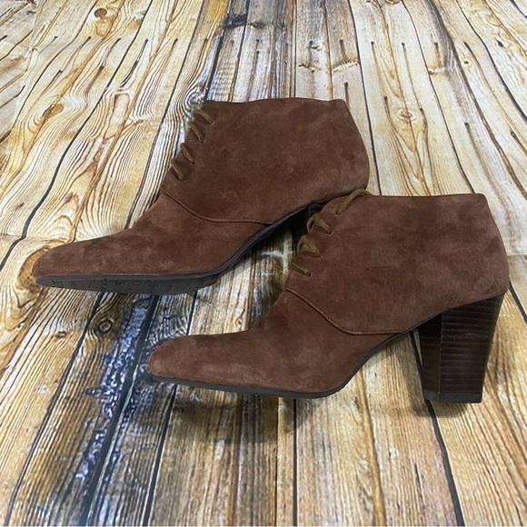 Isaac Mizrahi Live! Womens Size 8 Brown Suede Heeled Lace Up Booties - Picture 4 of 5